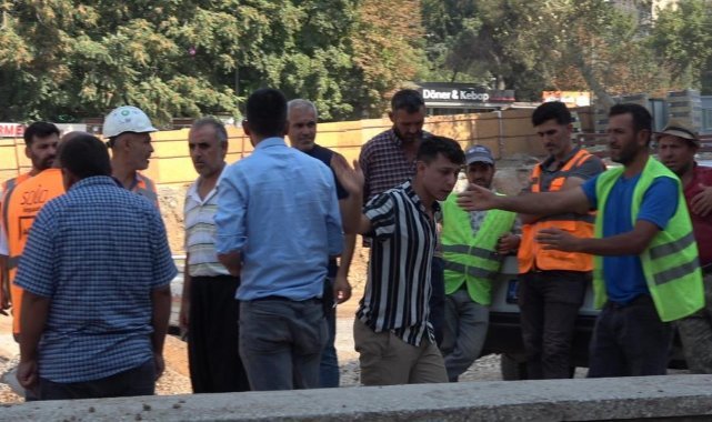 Aylardır maaş alamadıkları gerekçesiyle kule vincin tepesinde eylem yaptılar
