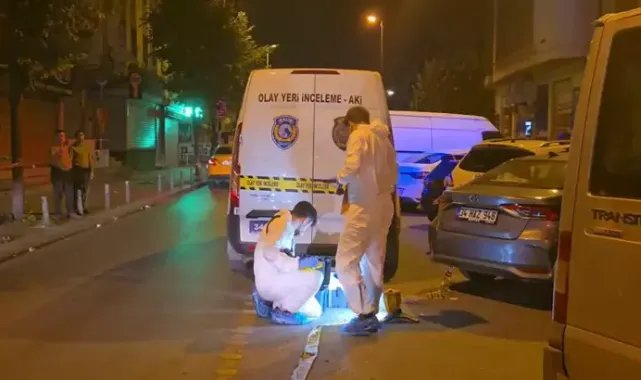 Bahçelievler'de caddede yürüyen 3 kişiye silahlı saldırı: 1 ölü, 1 yaralı