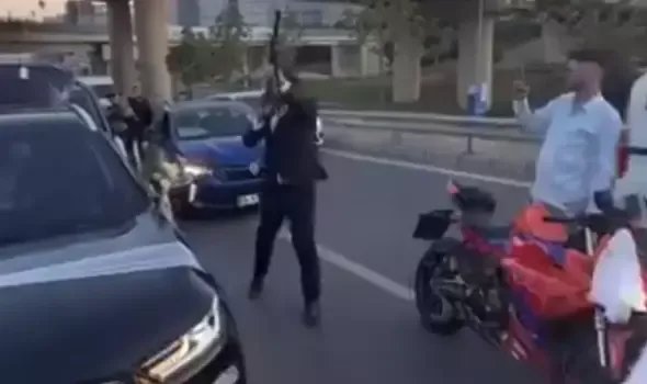 Başakşehir'de uzun namlulu silahlarla havaya ateş açan şüphelilere ceza yağdı