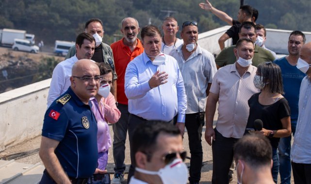 Başkan Tugay yangın bölgesinde incelemelerde bulundu