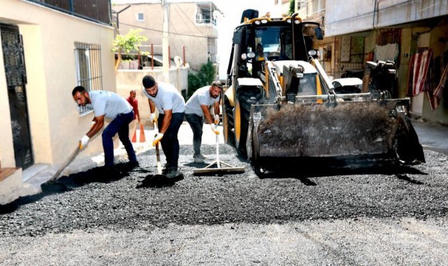 Bayraklı'da yollar yenileniyor