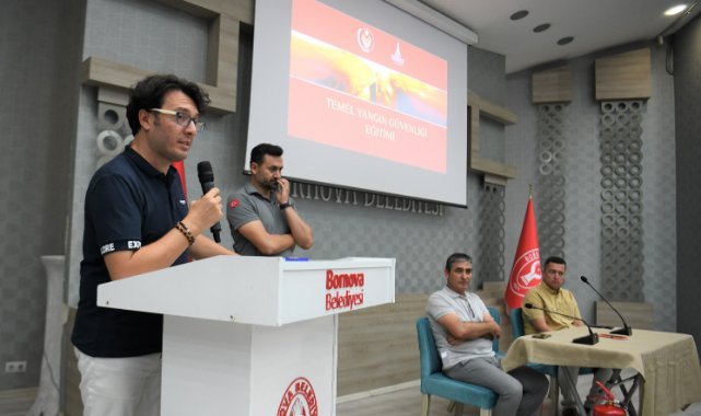 Bornovalı muhtarlara Yangın Güvenliği Eğitimi