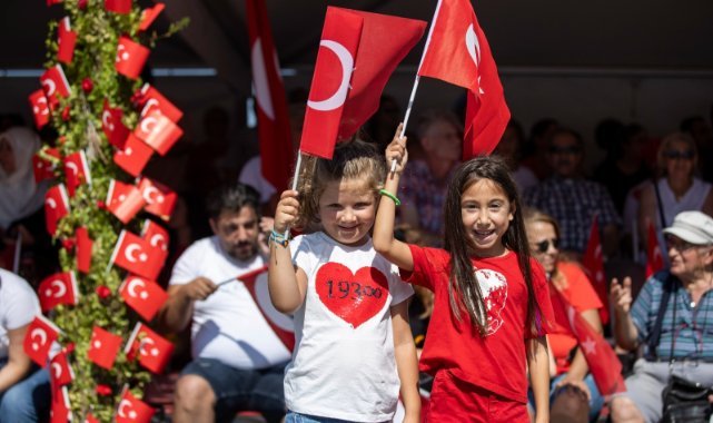 Büyükşehir’den 30 Ağustos’a coşkulu kutlama