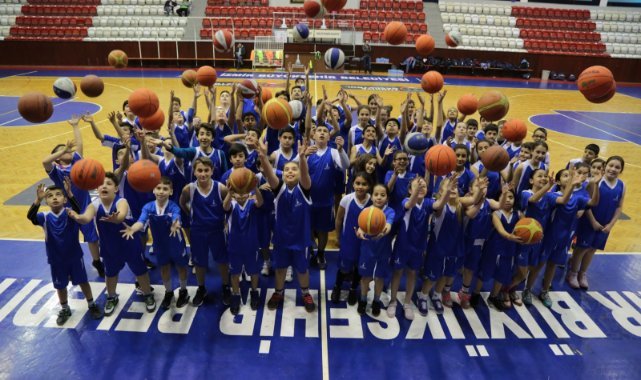 Büyükşehir’in yaz spor okullarına büyük ilgi