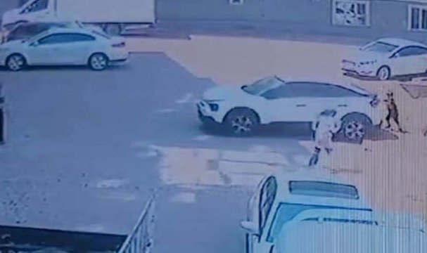 Çocukların park halindeki otomobilde güç denemesi faciaya neden oluyordu