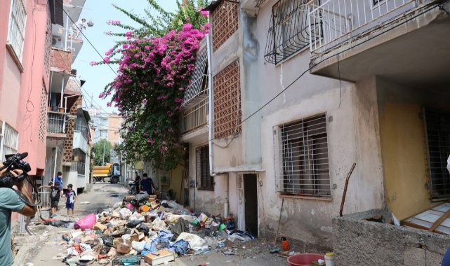 Çöp evi temizleyen işçi fenalaşarak hastanelik oldu
