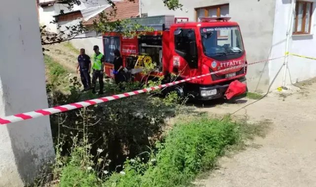 Dere yatağına düşen traktörün altında kalan sürücü öldü