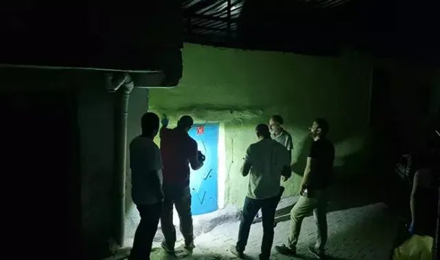 Diyarbakır'da iki grup arasındaki silahlı kavgada evinin önünde oturan kadın ile bir kişi yaralandı
