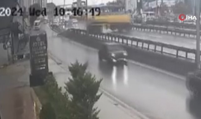 E-5 Beylikdüzü Güzelyurt’ta trafiği kilitleyen kaza