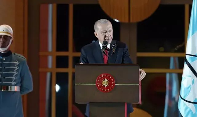 Erdoğan: Büyük Zafer'den aldığımız ilham ve cesaretle, ülkemizi daha aydınlık geleceğe taşımak için var gücümüzle çalışıyoruz