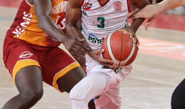 Errick McCollum, 1 yıl daha Karşıyaka’da