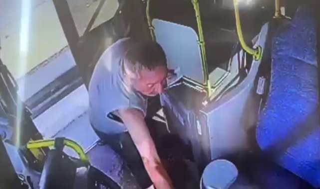 Halk otobüsü şoförünü tokatladı, kontak anahtarını alıp kaçtı