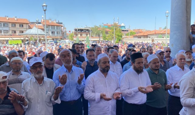 Haniye için 81 ilde gıyabi cenaze namazı