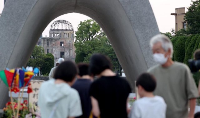 Hiroşima atom bombası saldırısında hayatını kaybedenler 79. yıl dönümünde anıldı