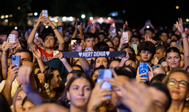 İEF’te 30 Ağustos coşkusu Mert Demir’le yaşandı