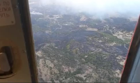İzmir'deki orman yangınına sabahın ilk ışıklarıyla havadan tekrar müdahale başladı