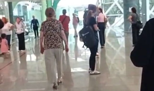 İzmir-Gaziantep uçuşunda rötar 10 saate çıktı, yolcular isyan etti