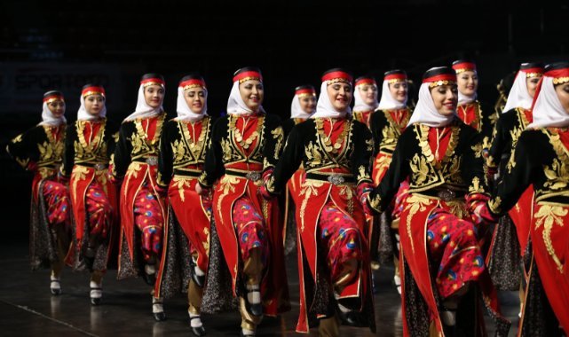 Karşıyaka’da halk oyunu bilmeyen kalmayacak