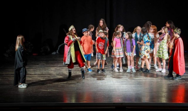 Karşıyaka’da tiyatro kurslarına renkli final
