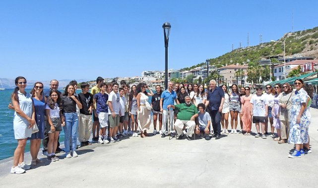 LGS'de başarılı olan Çeşmeli 38 öğrenci kahvaltıda ağırlandı