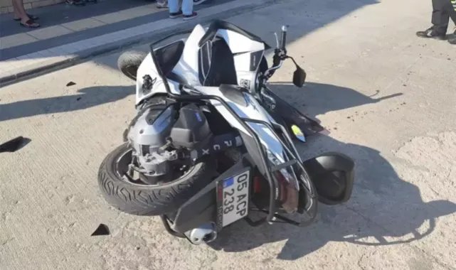 Motosiklet ile bisiklet çarpıştı