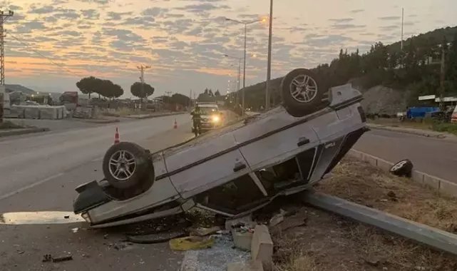 Otomobil direğe çarpıp, takla attı: 1’i çocuk, 4 yaralı