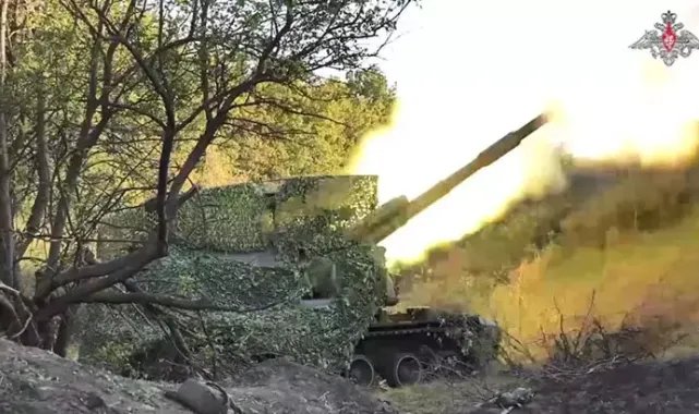 Rusya, Kursk bölgesinde Ukrayna mevzilerini top atışlarıyla vurdu