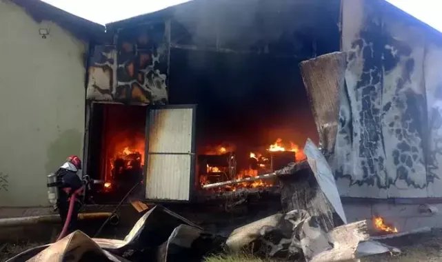Sakarya'da askı üretim atölyesi yandı