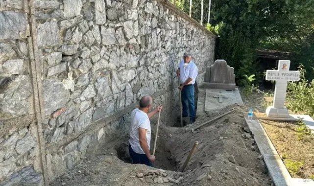 Şişli’de Rum Ortodoks Mezarlığı'nda define için kazı yapan 4 şüpheli yakalandı