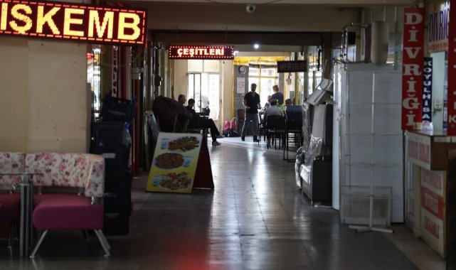Sivas ilçe ve köy terminali tehlike saçıyor