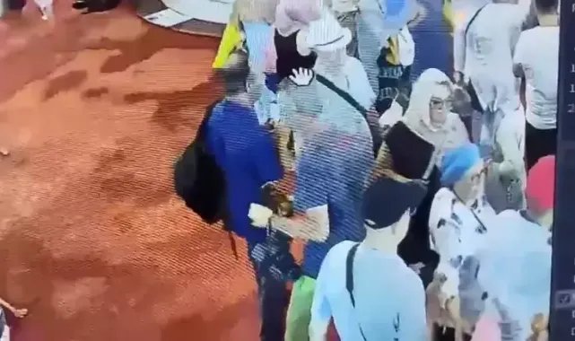 Sultanahmet Camii'nde hırsızlık: Çalan da turist mağdur olan da