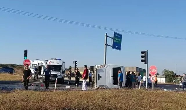 Tekirdağ’da hafif ticari araç, servis midibüsüne çarptı: 11 yaralı
