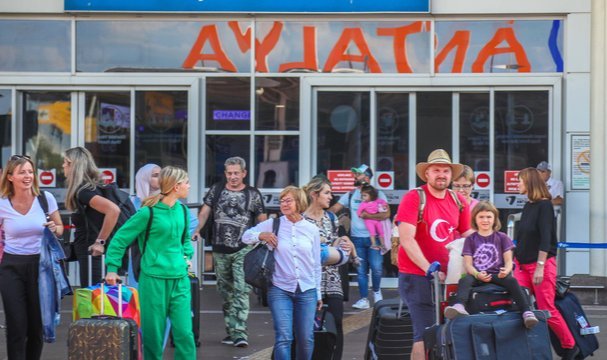 Antalya Havalimanı'nda yolcu trafiği rekoru; 26 milyonu aştı