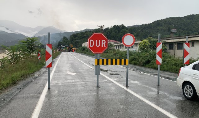 Artvin'de sel ve heyelanlarda kapanan köy yolları ulaşıma açıldı