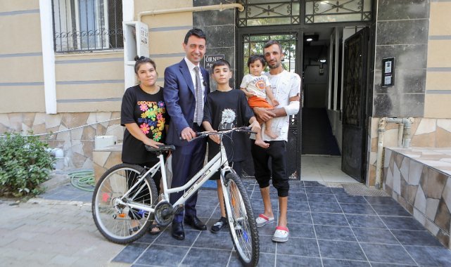 Başkan Önal’dan afetzede Arda’ya doğum günü sürprizi