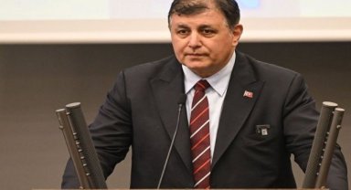 Başkan Tugay'dan CHP Grubuna sert uyarı: Eleştiriyi dinlemeyi öğrenmeliyiz!