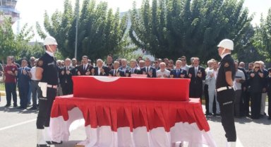 Batı Şeria'da İsrailli askerlerin katlettiği Ayşenur için İzmir'de tören