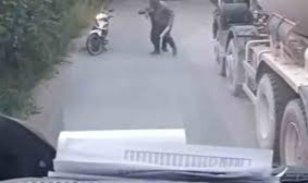 Bursa’da iki sürücünün yol kavgası