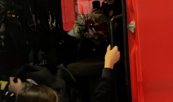 Bursalı itfaiyeciden 'kampana' sesiyle evlilik teklifi; meslektaşıyken eşi oldu