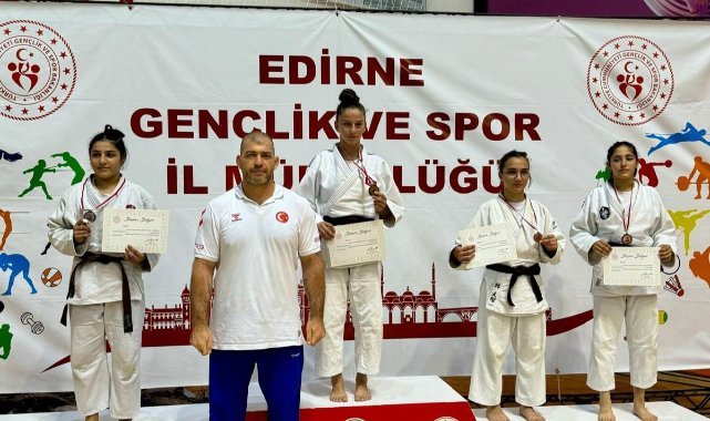 Büyükşehir'in altın kızları