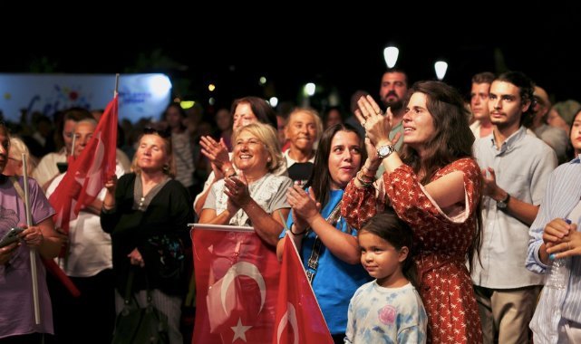 Çeşme Festivali Yeni Türkü ile Görkemli Bir Final Yaptı