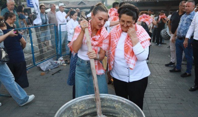 Efes Selçuk kurtuluşunun 102. yılında Norm Ender ile parladı
