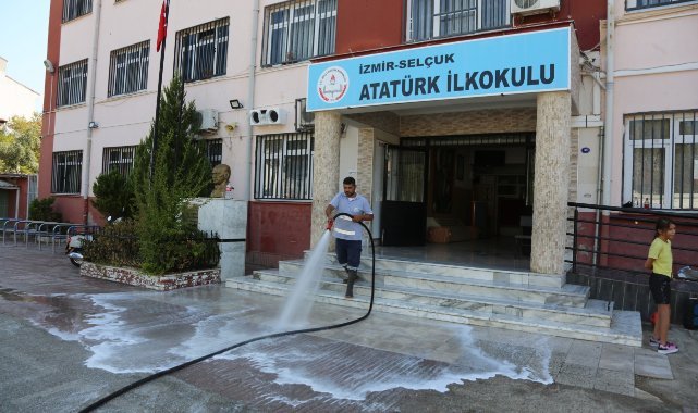 Efes Selçuk’ta Okullarda Temizlik Alarmı