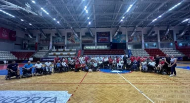 Engeller tekerlekli sandalye futbolu ile kalktı