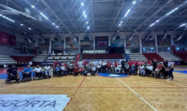 Engeller tekerlekli sandalye futbolu ile kalktı