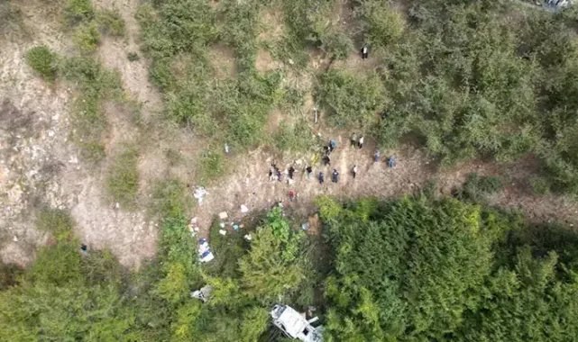 Fındık işçilerini taşıyan minibüs uçuruma devrildi: 5'i çocuk 15 yaralı