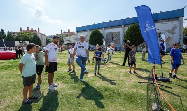 Gaziemirliler kentleri ve sağlıkları için spor yaptı