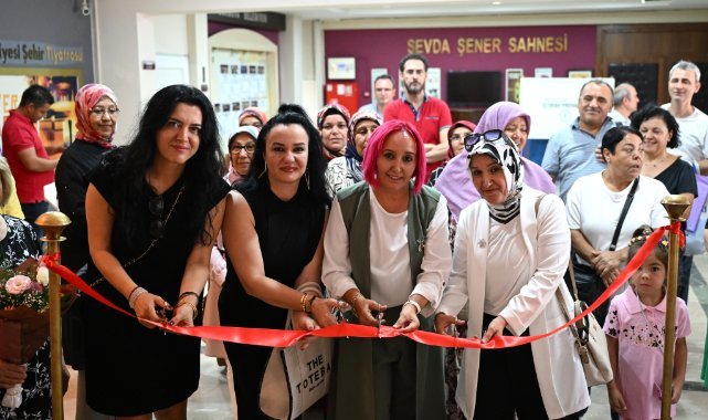 Hülya Yasemin'in "Renklerle Hayat" Sergisi Bornova'da