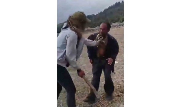 İki kızdan engelli çobana sopalı işkence
