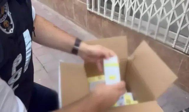 İstanbul'da 150 milyon liralık kaçak ilaç operasyonunda ele geçirilenler sergilendi